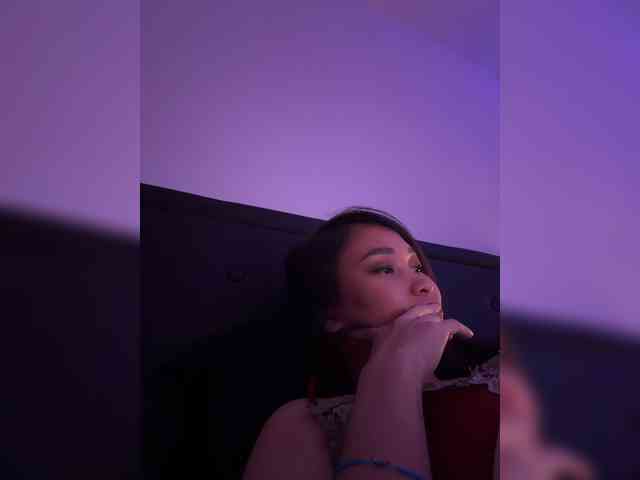 RozyElle webcam