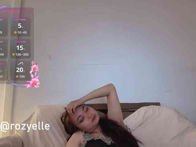 RozyElle webcam