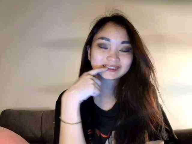RozyElle webcam