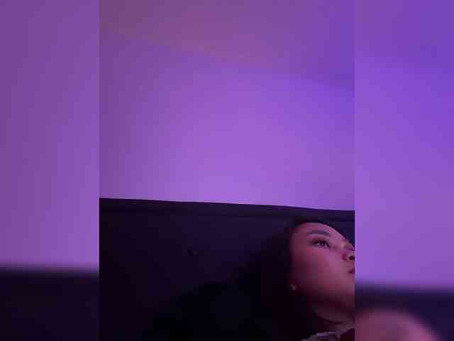 RozyElle webcam