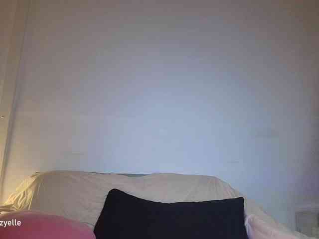 RozyElle webcam