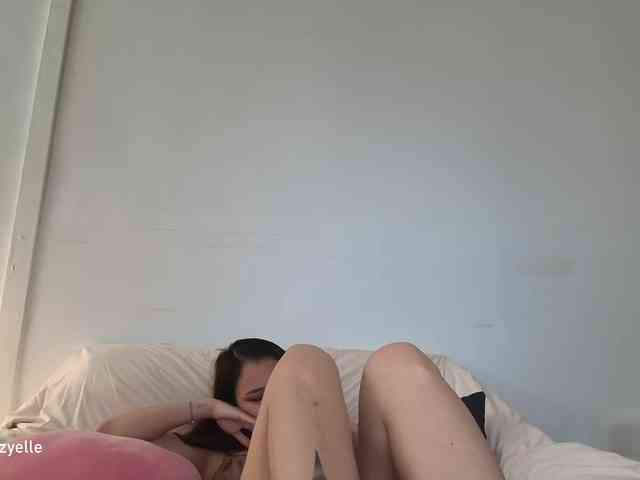 RozyElle webcam