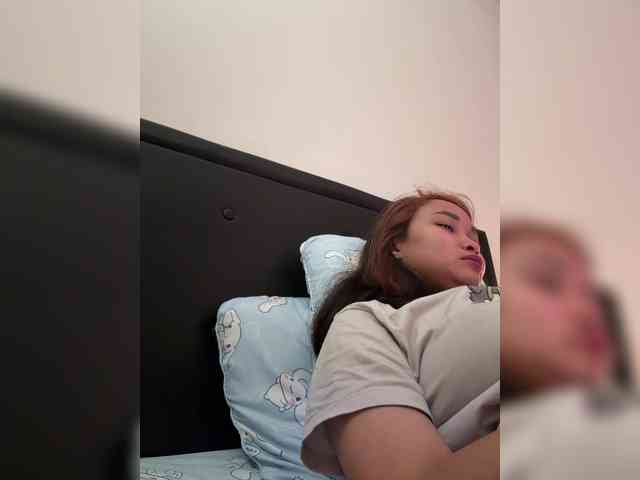 RozyElle webcam