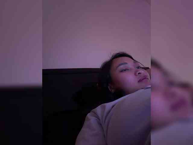 RozyElle webcam