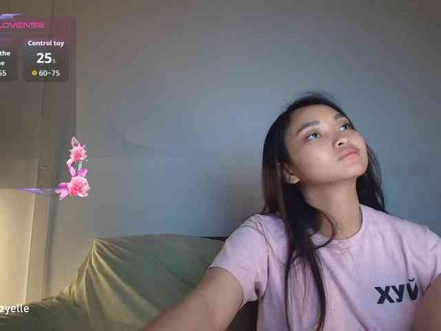 RozyElle webcam