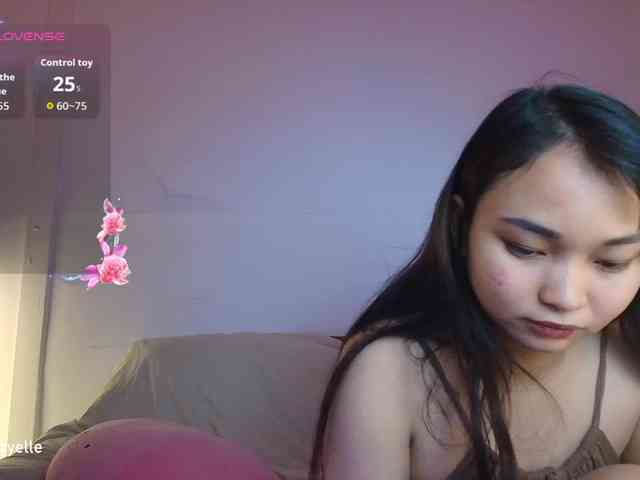 RozyElle webcam