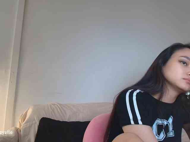 RozyElle webcam