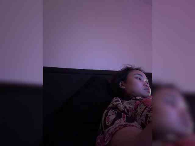 RozyElle webcam