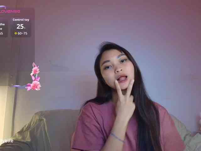 RozyElle webcam