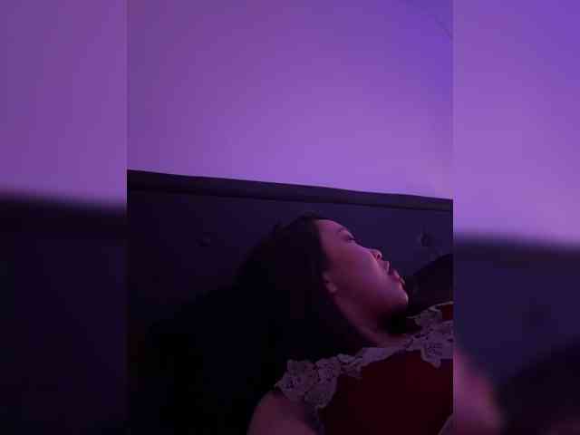 RozyElle webcam