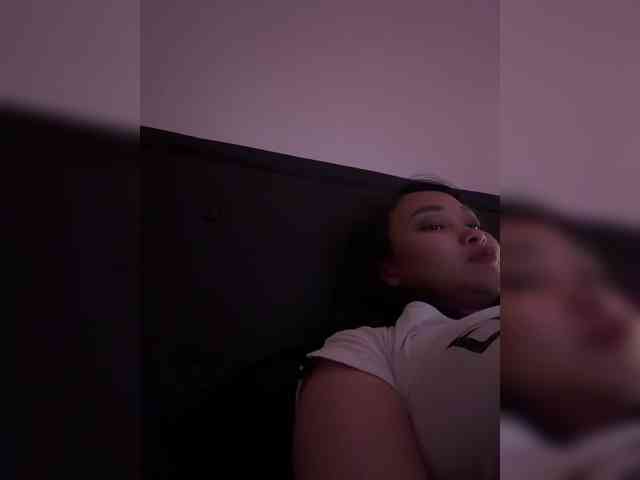 RozyElle webcam