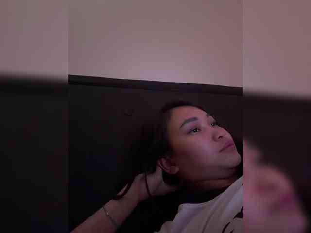 RozyElle webcam