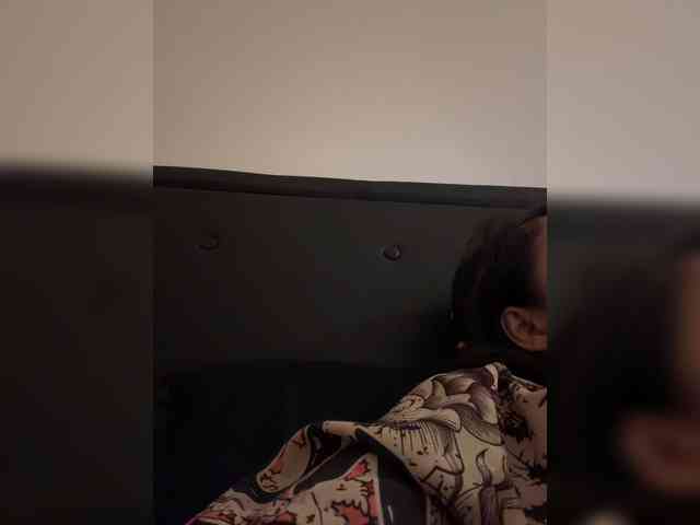 RozyElle webcam