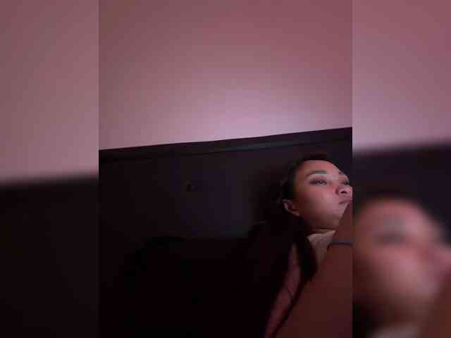 Model: RozyElle
