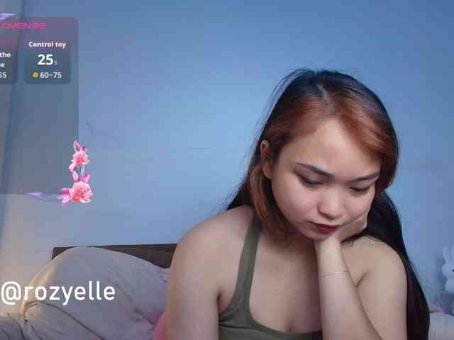 RozyElle webcam