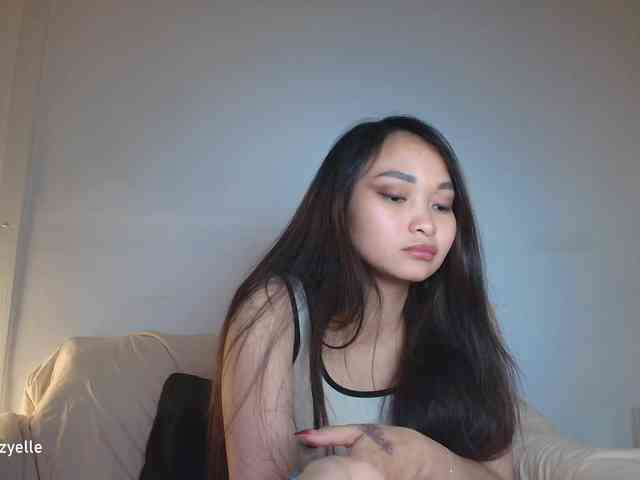 Model: RozyElle
