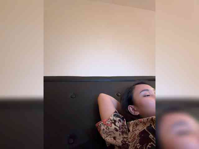 RozyElle webcam