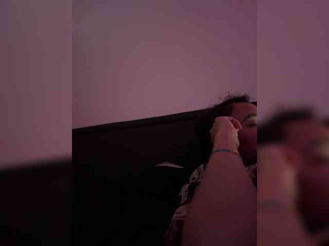 RozyElle webcam