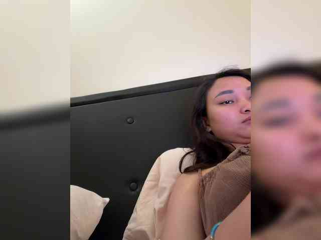 RozyElle webcam