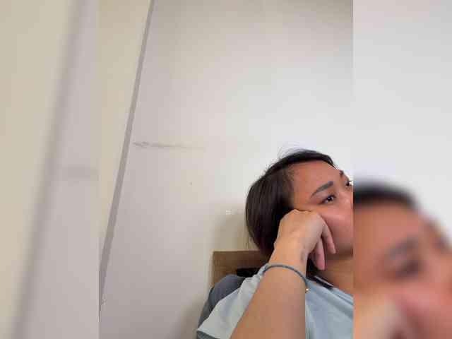 RozyElle webcam