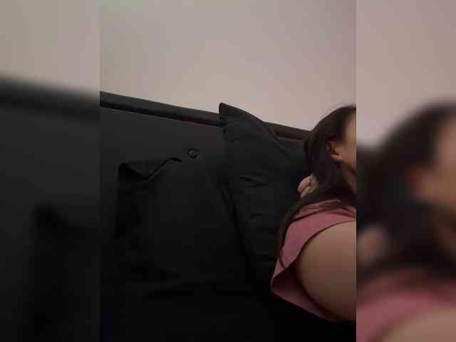 RozyElle webcam