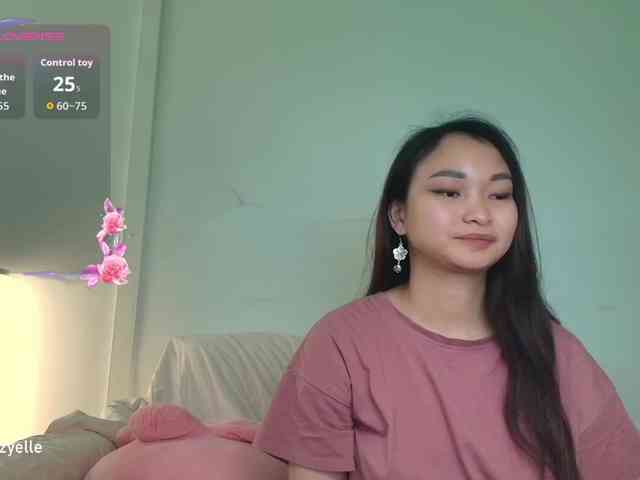 RozyElle webcam