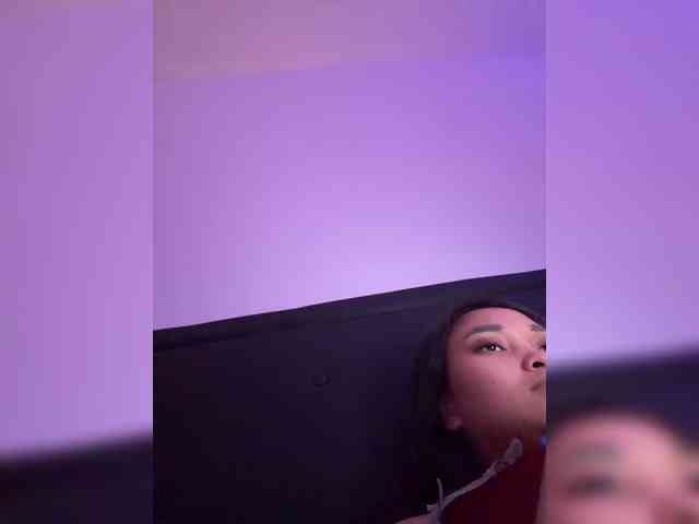 RozyElle webcam