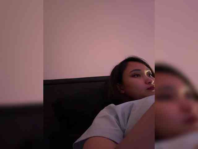 RozyElle webcam