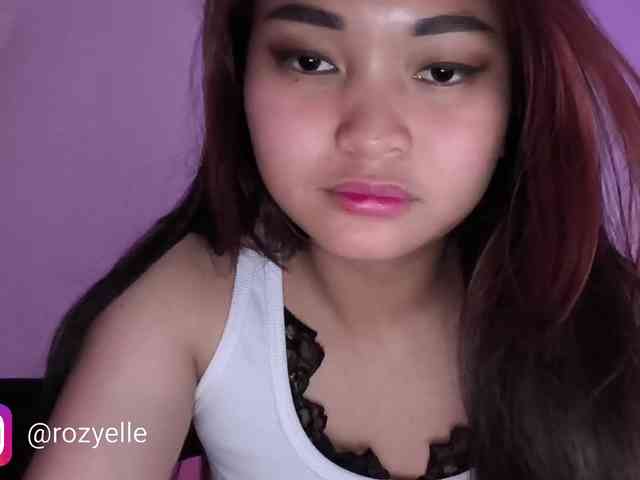 RozyElle webcam