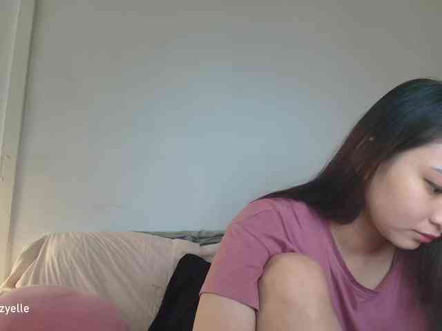 RozyElle webcam