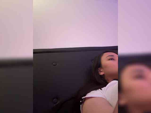 RozyElle webcam
