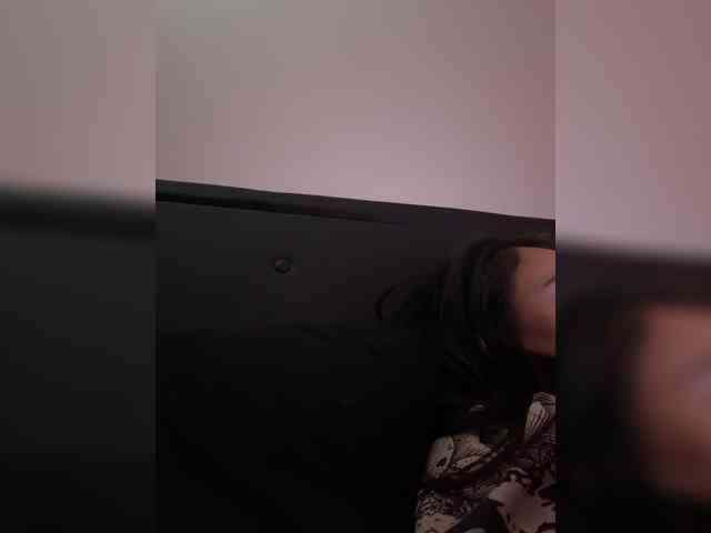 RozyElle webcam