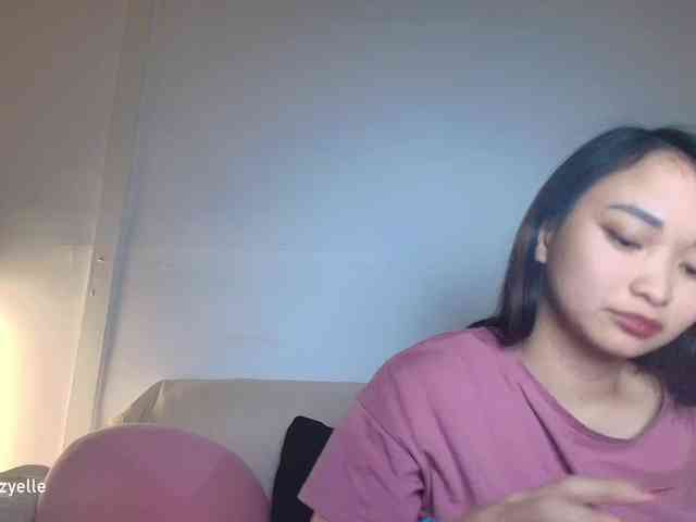 RozyElle webcam
