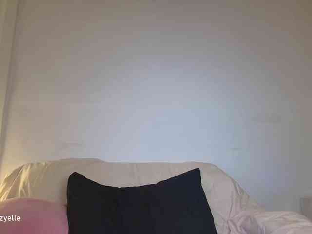 RozyElle webcam