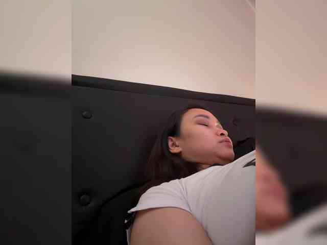 RozyElle webcam