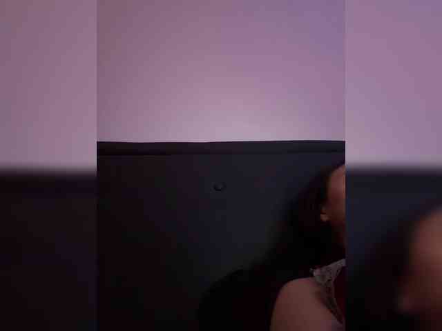 RozyElle webcam