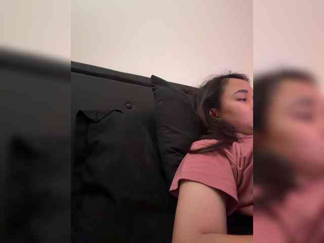 RozyElle webcam