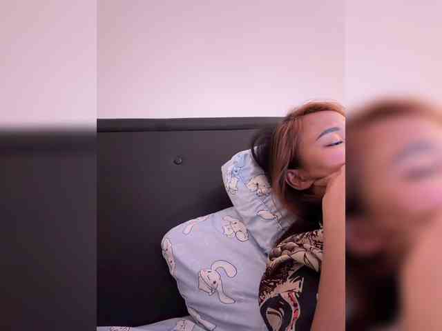 RozyElle webcam