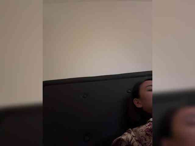 RozyElle webcam