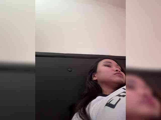 RozyElle webcam