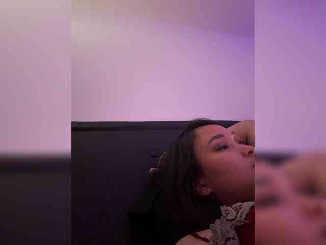 RozyElle webcam