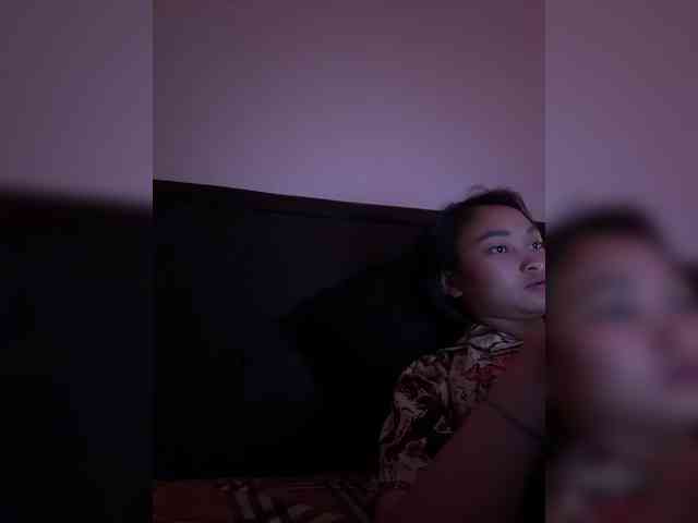 RozyElle webcam