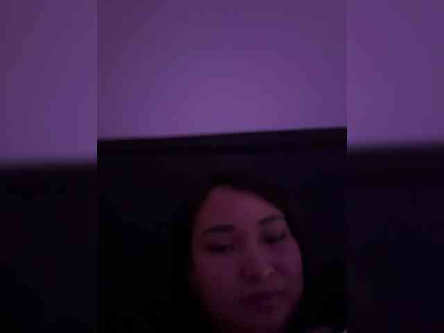 RozyElle webcam