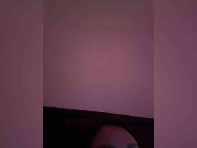 RozyElle webcam