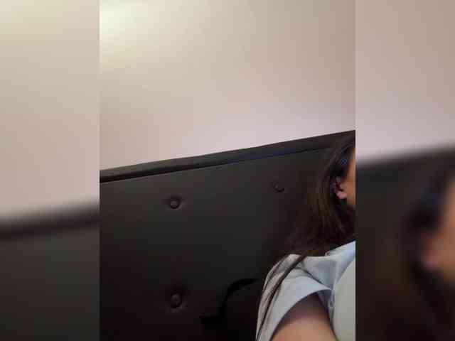 RozyElle webcam