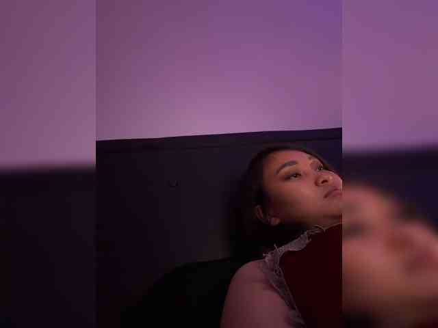 RozyElle webcam