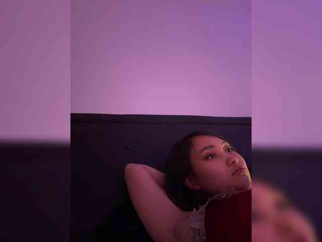 RozyElle webcam