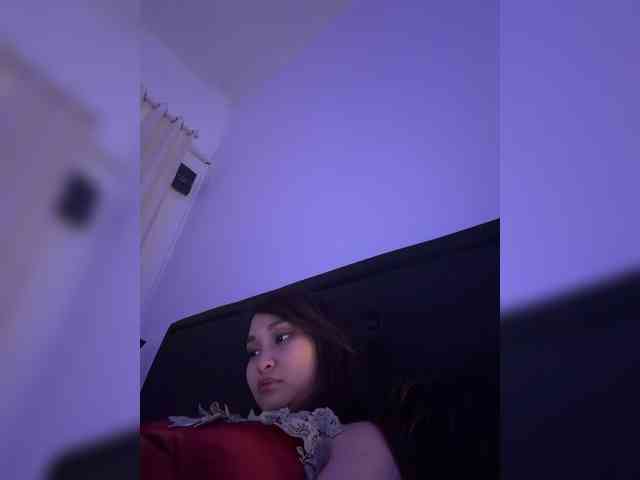 RozyElle webcam