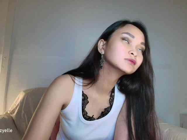 RozyElle webcam