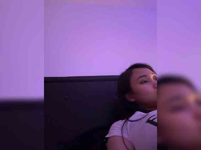 RozyElle webcam